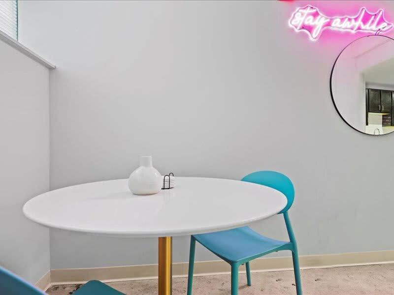 Cozysuites Roomy 1Br, Downtown 피츠버그 외부 사진