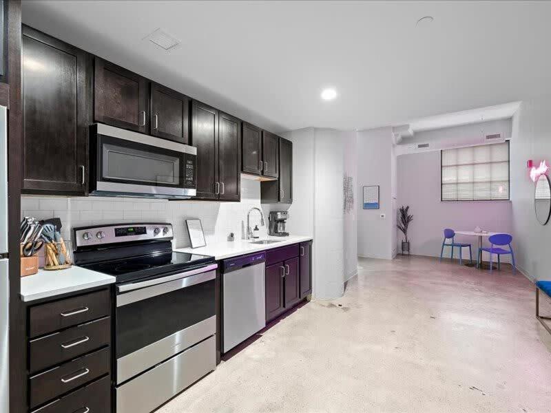 Cozysuites Roomy 1Br, Downtown 피츠버그 외부 사진